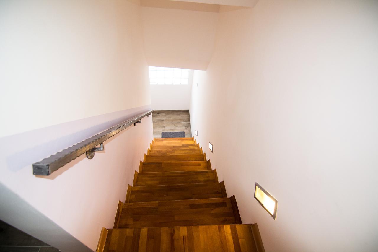 Naid Apartmani Kulen Vakuf Exterior foto