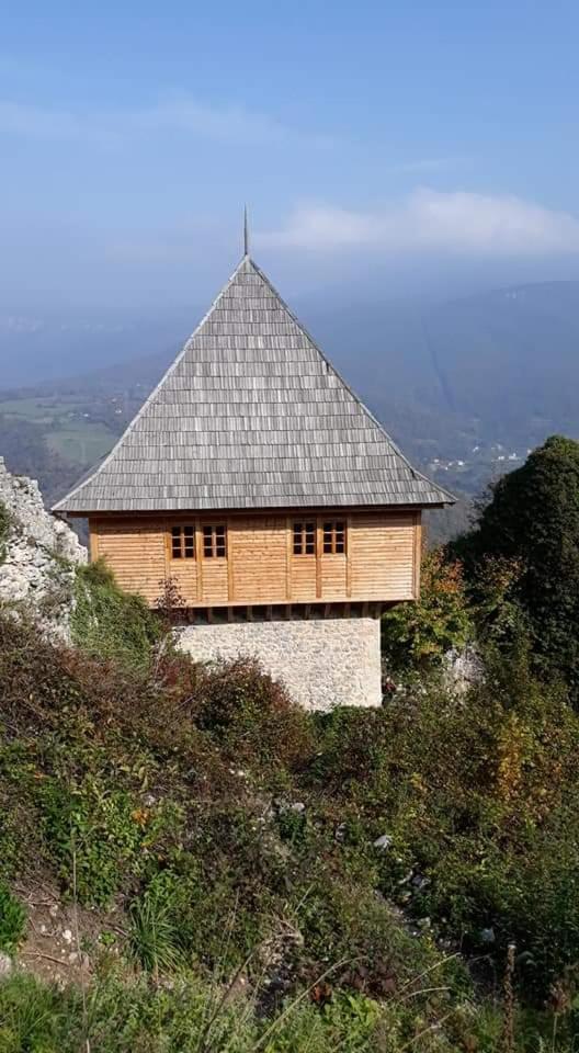 Naid Apartmani Kulen Vakuf Exterior foto